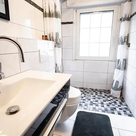 Truth Fuer 5 - King Size Betten, Kamin, Garten, Xxl Couch, Smart-Tv Dortmund Buitenkant foto